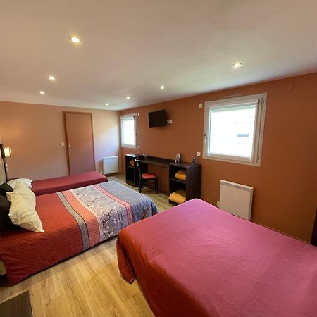 Brit Hotel St-Quentin/Nord Fayet  Bagian luar foto