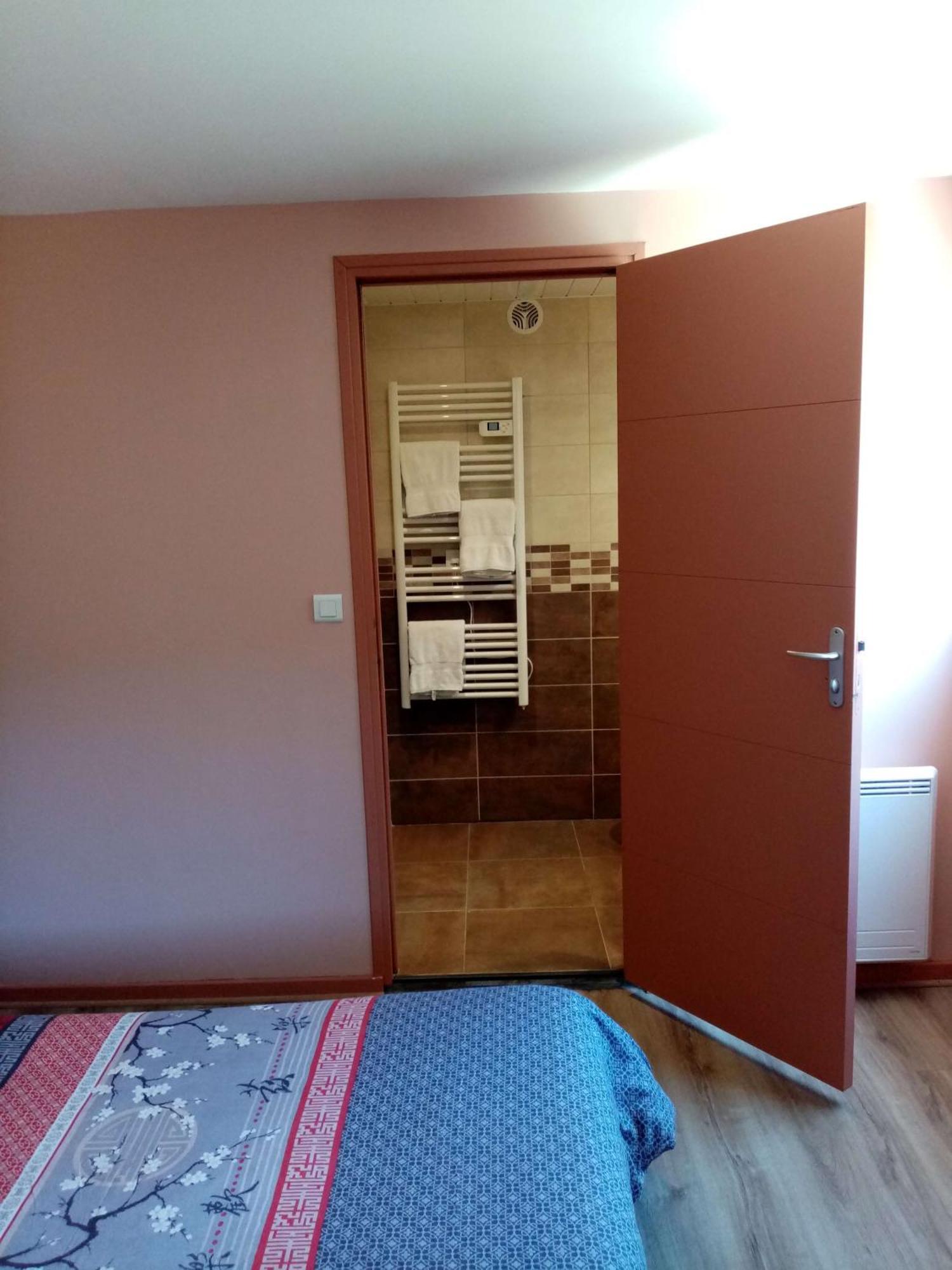 Brit Hotel St-Quentin/Nord Fayet  Bagian luar foto