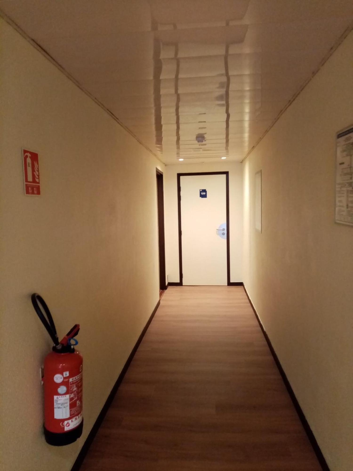Brit Hotel St-Quentin/Nord Fayet  Bagian luar foto