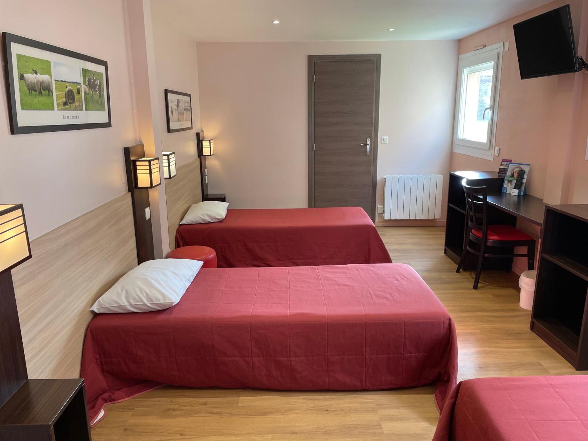 Brit Hotel St-Quentin/Nord Fayet  Bagian luar foto
